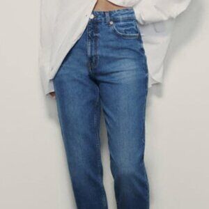 ZARA MOM FIT JEANS WITH A HIGH WAIST